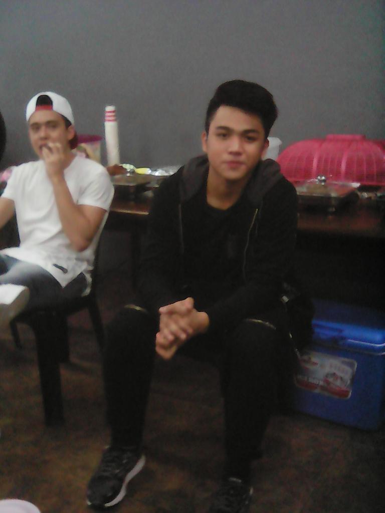 llaine_ds's tweet photo. @Hashtag_jimboyM Happy anniversary and Happy Birthday @Hashtag_Jameson 
HappyAnniv JimBuddies https://t.co/0yeq0SkMcn