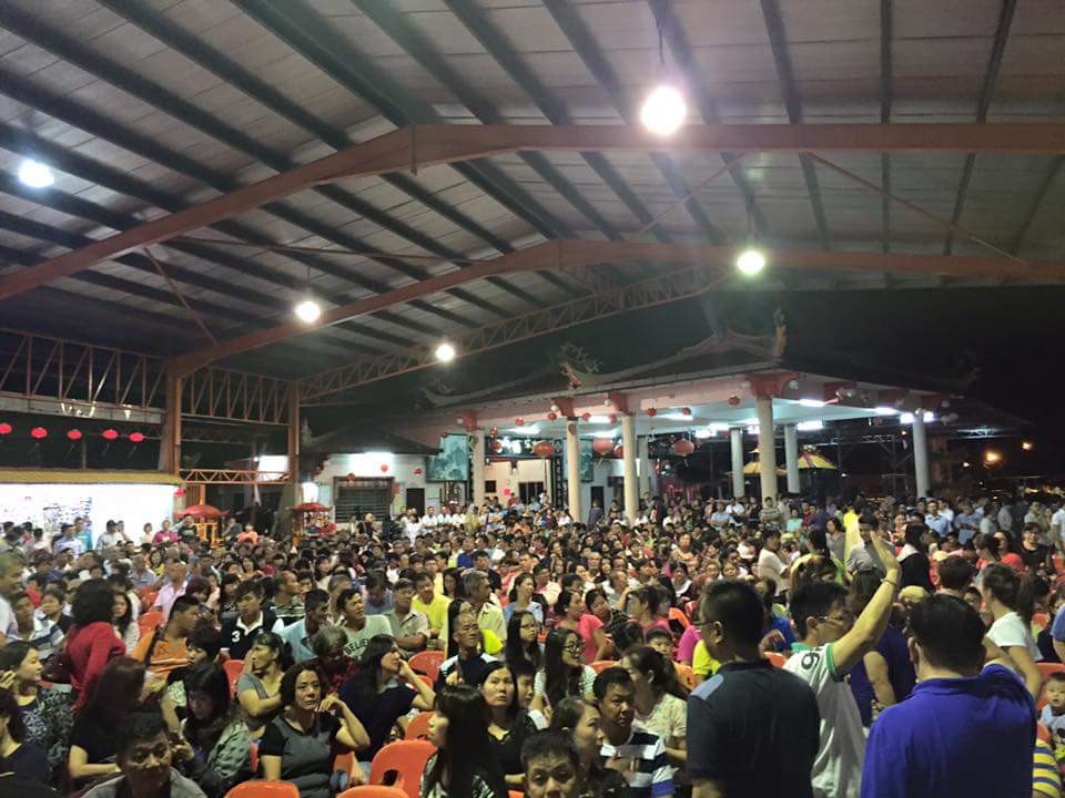 LieWChoog's tweet photo. MCA final ceramah tonight in Sekinchan, FULL HOUSE! Kudos @liowtionglai @chongsinwoon #WhyPakatan #PRKSgBesar https://t.co/utDvQOlAsn