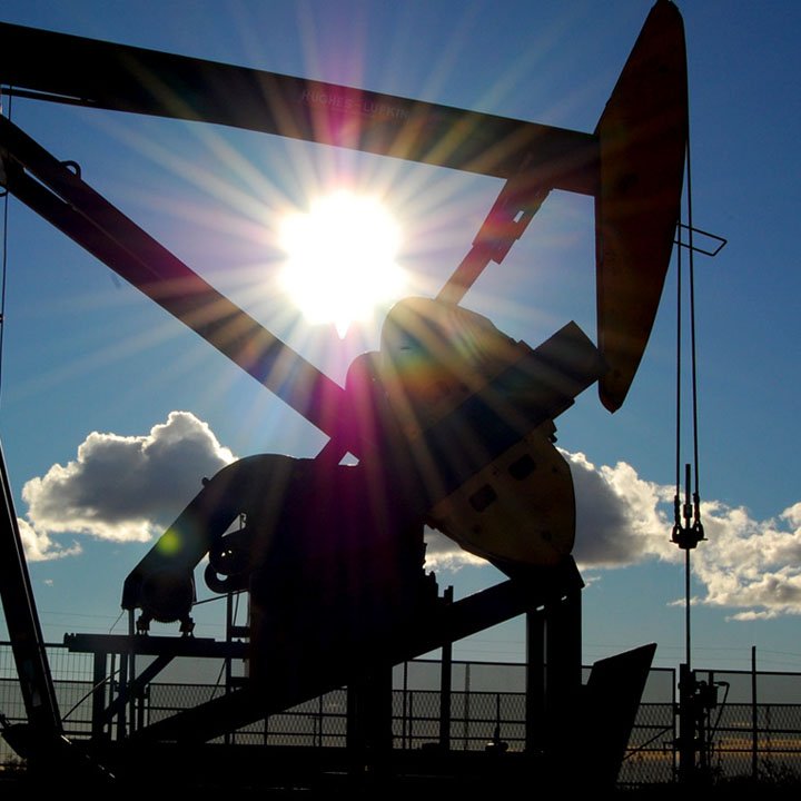 Coinpeg's tweet image. Señalan que el crudo se equilibrará a final de año, pero no volverá a volumen de precios2013 ow.ly/JdXF301fpch