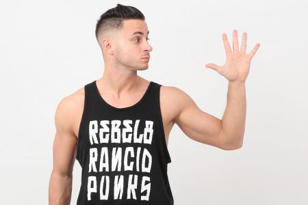 Champion du monde de breakdance <a href="/TaggaeIsmaeL/">Taggae IsmaeL</a> ouvre une école de danse à #Reims bit.ly/1XttMfO