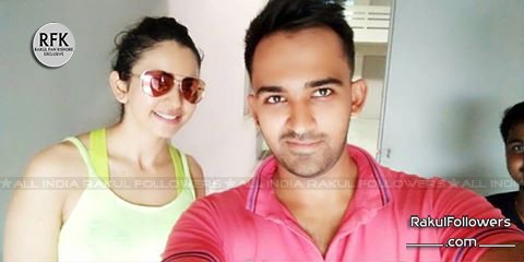 RakulFollowers's tweet photo. @RFK_Exclusive :- Gorgeous @Rakulpreet cute selfies at  #BritanniaFilmfareAwards (South) rehearsals. https://t.co/UduJcHa2u7