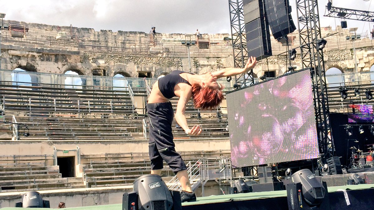 Fauve est déjà bien en place pour #LCDLA ce soir sur <a href="/TF1/">TF1</a>!! Quel joli cambré ✨✨ ✌🏼️ #SNF2017