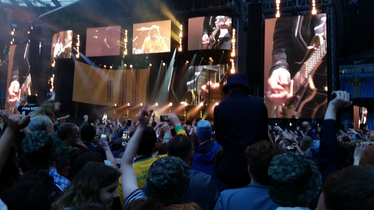 philweaver64's tweet photo. @MCFC@thestoneroses https://t.co/HzZ7UaTXGZ