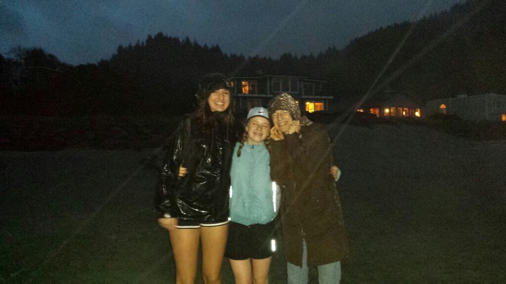 eva_mensing's tweet photo. hbd eden🎉🎉  love the great mems we made in Portland 😅😫😝💕 @edenlovespiper https://t.co/ZNqmZFlR0M