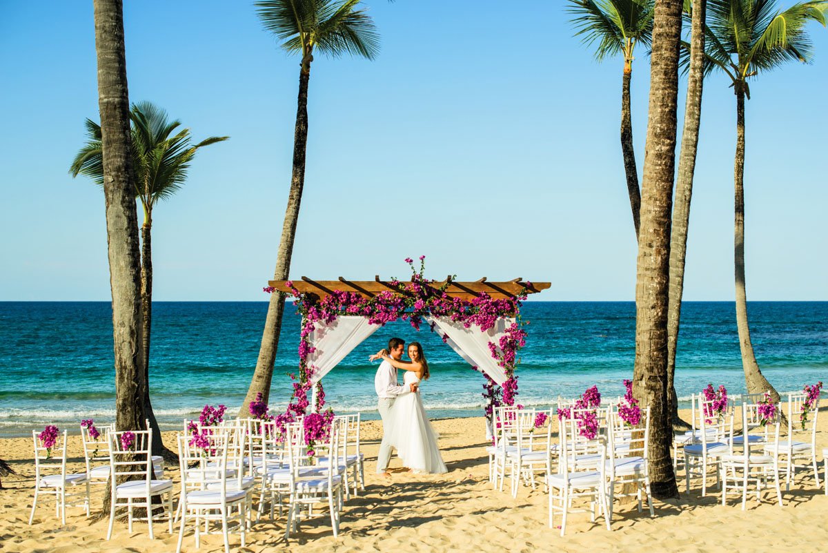 WedLocation's tweet image. #ExcellenceResorts creates romantic #BeachWeddings ow.ly/ur7P301mMrj #WeddingLocation #CaribbeanWedding