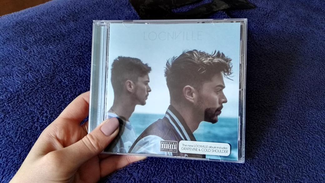 BronwenSmth's tweet photo. @Locnville I got the new album. Loving it! Well done :) https://t.co/mPvdgXmyzk