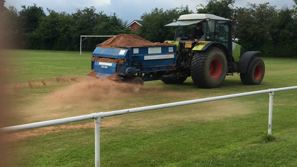 officialMICRBL's tweet photo. Progress with pitch again today be like a bowling green soon gr8 club ,facilities  why not come &amp; play @ RBL🐝🐝⚽️⚽️ https://t.co/JLC8A2MUXX