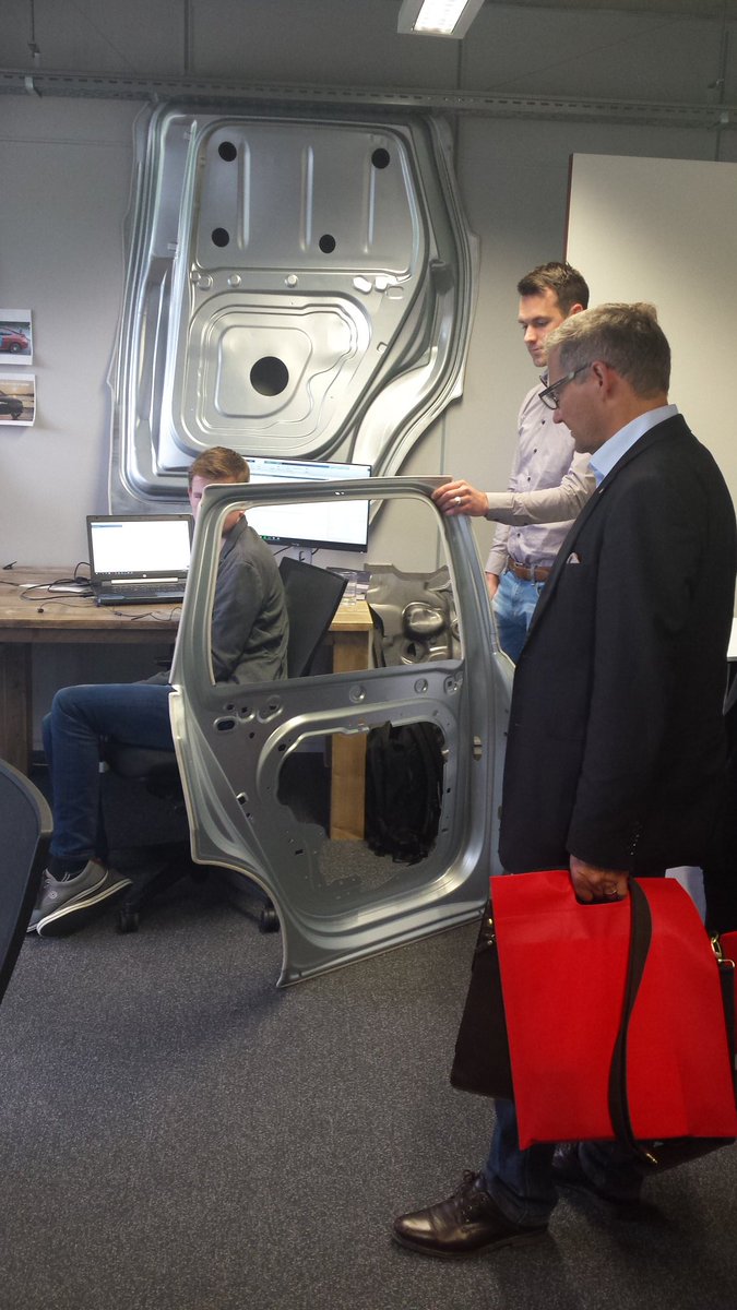 Swedish delegation visiting CTT and <a href="/Kennispark/">Kennispark</a>. Great examples of startups and UT spin offs <a href="/triboform/">TriboFormEngineering</a> and Robird