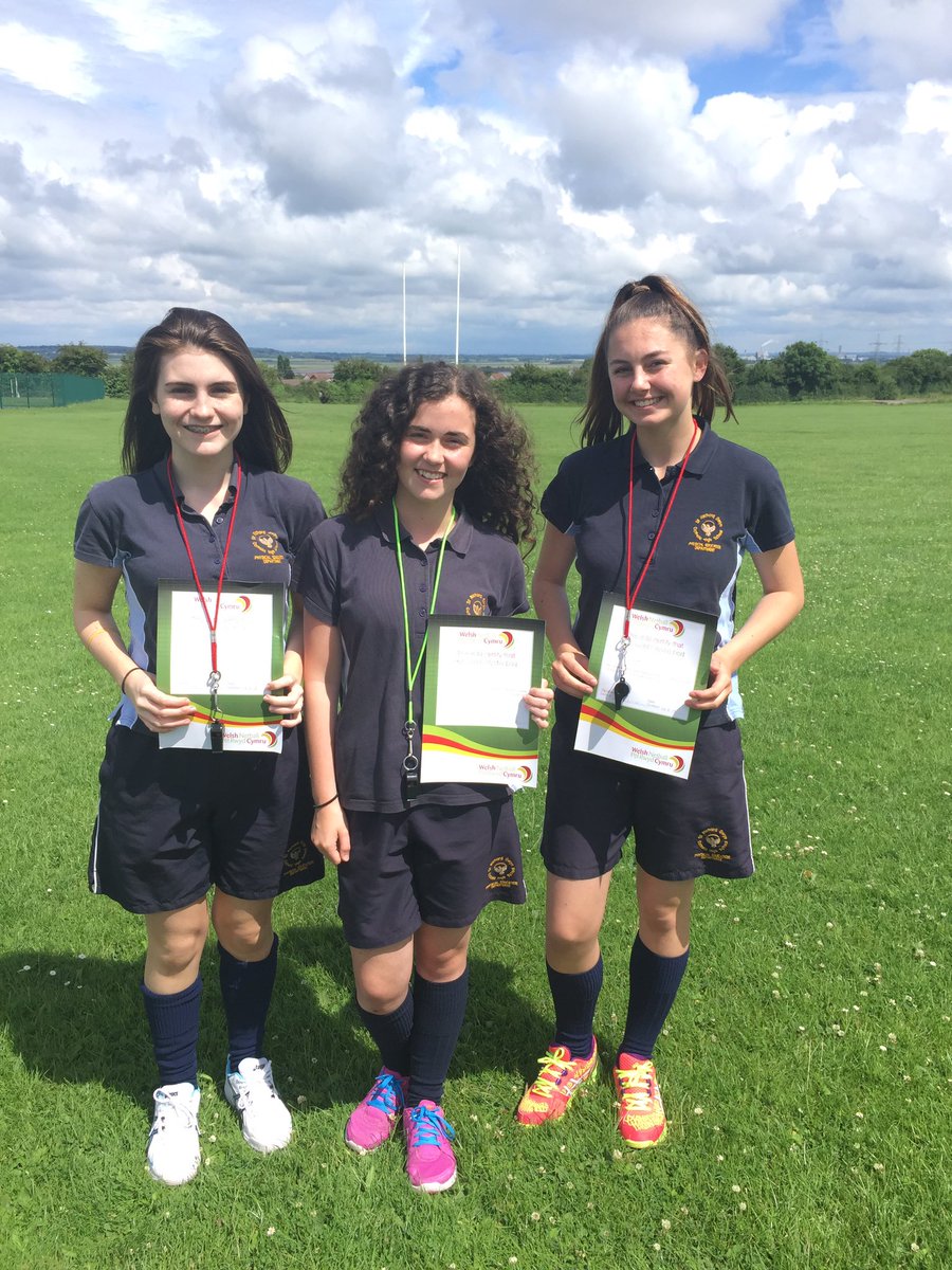 pe_srg's tweet photo. CONGRATULATIONS Mia, Sophie &amp; Alex on completing the Q umpiring course today. Fantastic effort 👍🏻#netball https://t.co/B0SHoOwjcL
