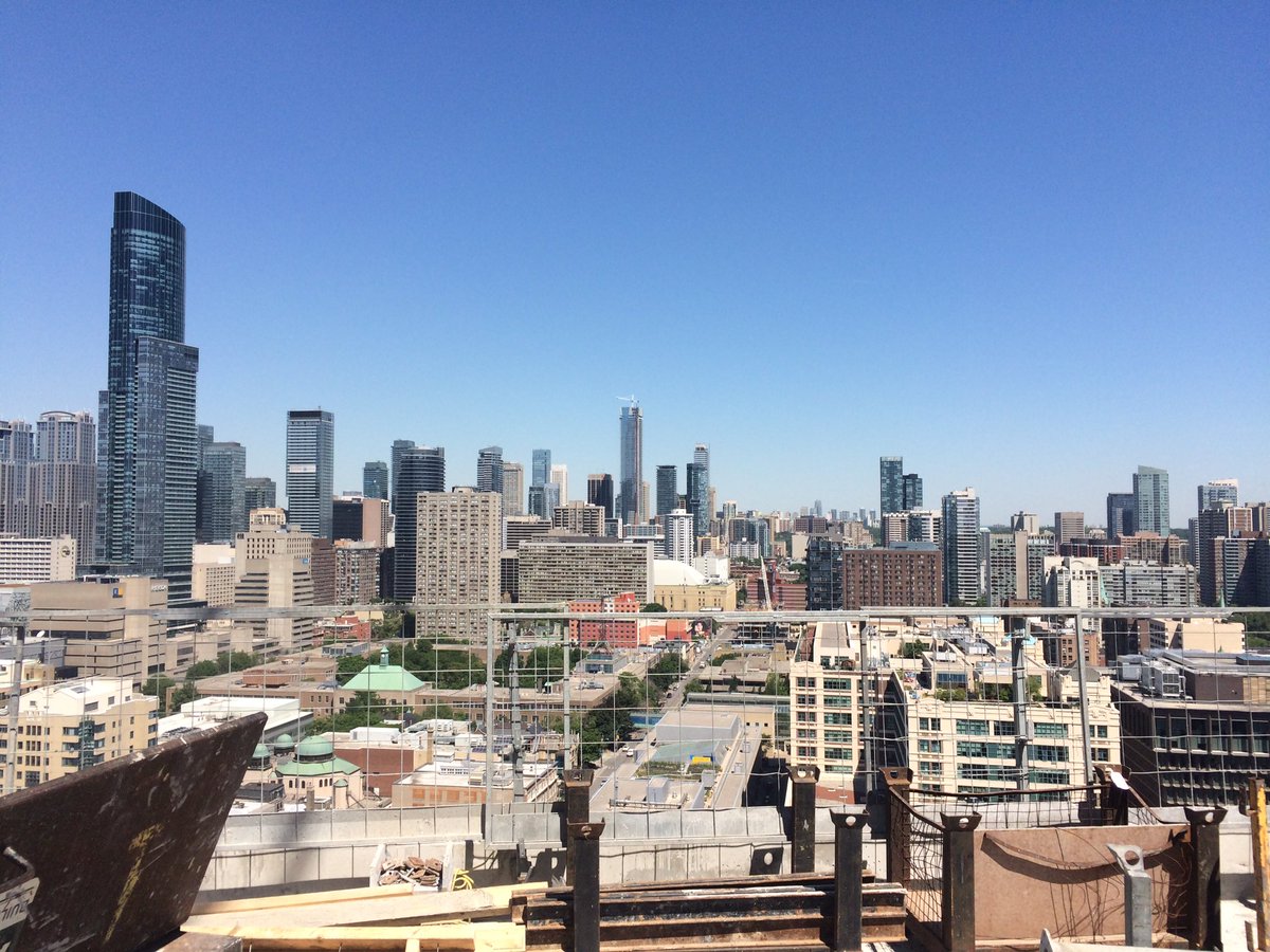 CentreCourtInc's tweet photo. Tweeting from the top of #CoreCondos. You can't beat these views! #DTcore #Toronto https://t.co/7lAWo8MOYi