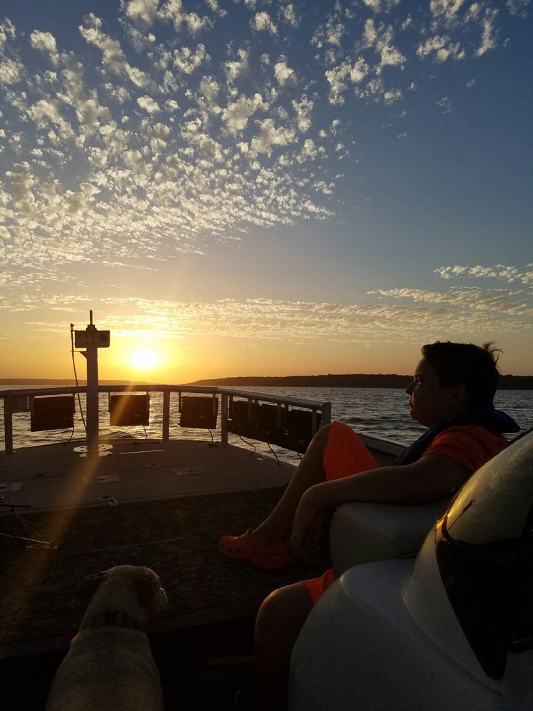 Garquest1's tweet photo. I love a good Sunset https://t.co/DMBs5t2O8m