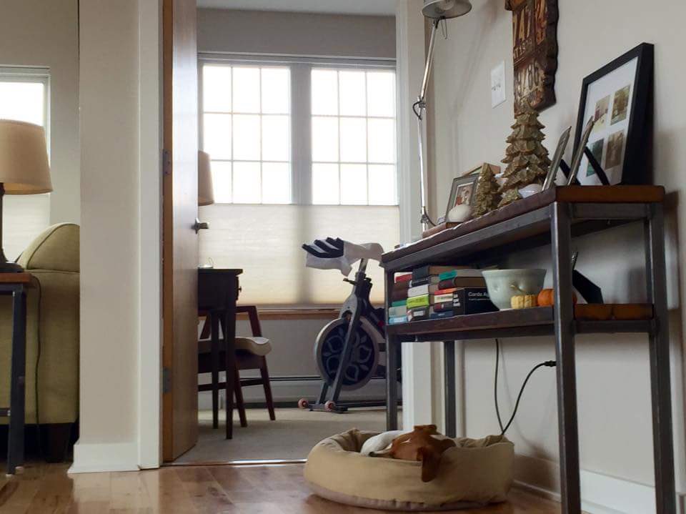 DestinationFood's tweet photo. For Sale: #BTV condo. Sunsets w/ walk-&amp;-play living. Sherman, the Wonder Jack, not included. https://t.co/koITQ3MPtr https://t.co/CpUF5SoEkV