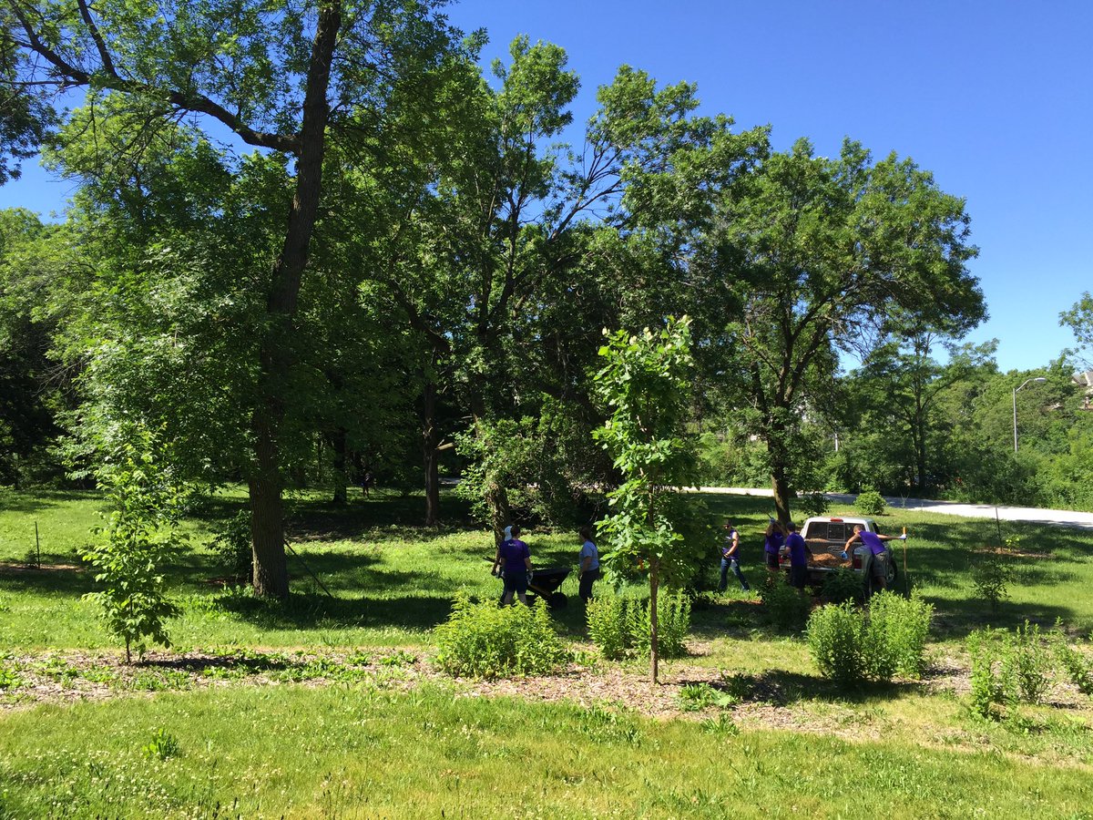 AnthonyCalvino's tweet photo. #fedexcares spreading mulch to preserve natural habitats. https://t.co/49aSYFkDpl