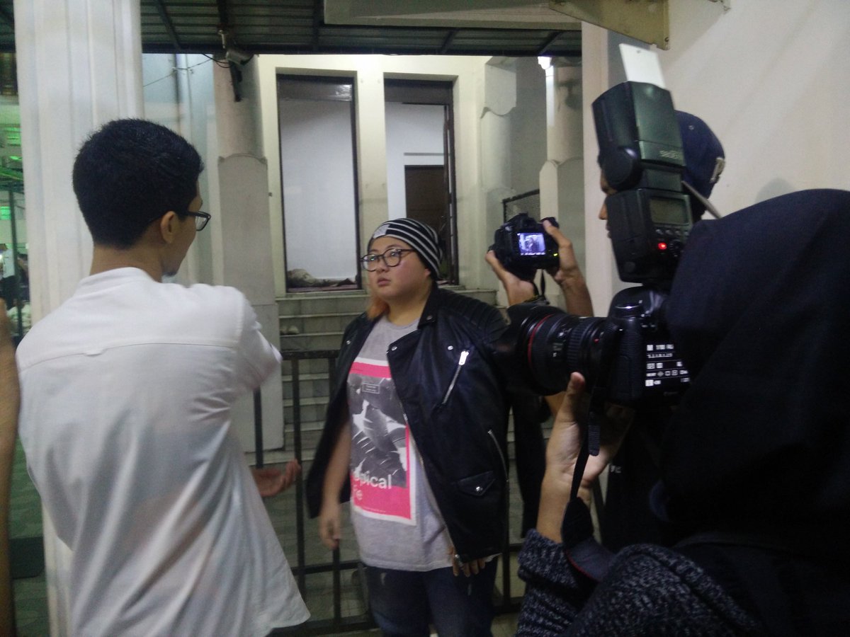 alfa_records's tweet photo. Interview dulu nih dri teman-teman media sebelum Perform,  bisa live streaming di https://t.co/tQhEJHwZME loh! 🙌🙌 https://t.co/FdyOkmfmMN