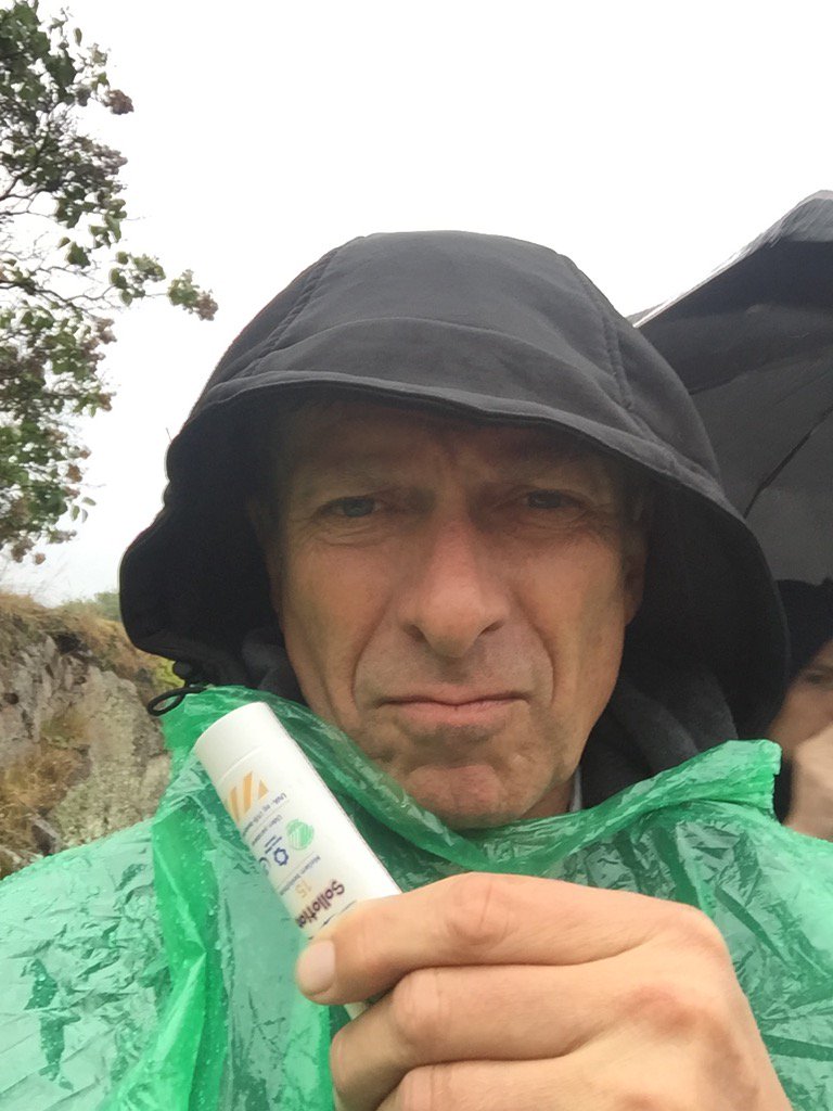 TorbenDan's tweet photo. Solcreme....? I dag...? Fra @fbrtaenk #fmdk Håber på sol i morgen☀️ https://t.co/Q2zliYwqcq