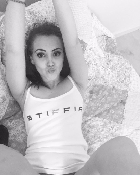 Me encanta mi camiseta de @StiffiaOfficial  😈😈😈❤️ https://t.co/495u2CKMQc<a class="tags" target="_blank" title="On Twitter" href="/?out=eyJ0eXAiOiJKV1QiLCJhbGciOiJIUzUxMiJ9.eyJpYXQiOjE3MjEzNDE0OTEsImlzcyI6InR3cG9ybnN0YXJzLmNvbSIsIm5iZiI6MTcyMTM0MTQ5MSwiZXhwIjoxNzUyODc3NDkxLCJyZWRpcmVjdF91cmwiOiJodHRwczovL3R3aXR0ZXIuY29tL1N0aWZmaWFPZmZpY2lhbCJ9.XXfU0VfLMa0m6AF_fi0XncMww3gRLzsuNjAsZo5PatKWzX3Kms-n-pHSJidehDmhd8p_XsKzEXlc0y5-_BKhuw">@StiffiaOfficial</a><a href="/tag/mvsales"class="tags"><span>#mvsales</span></a>