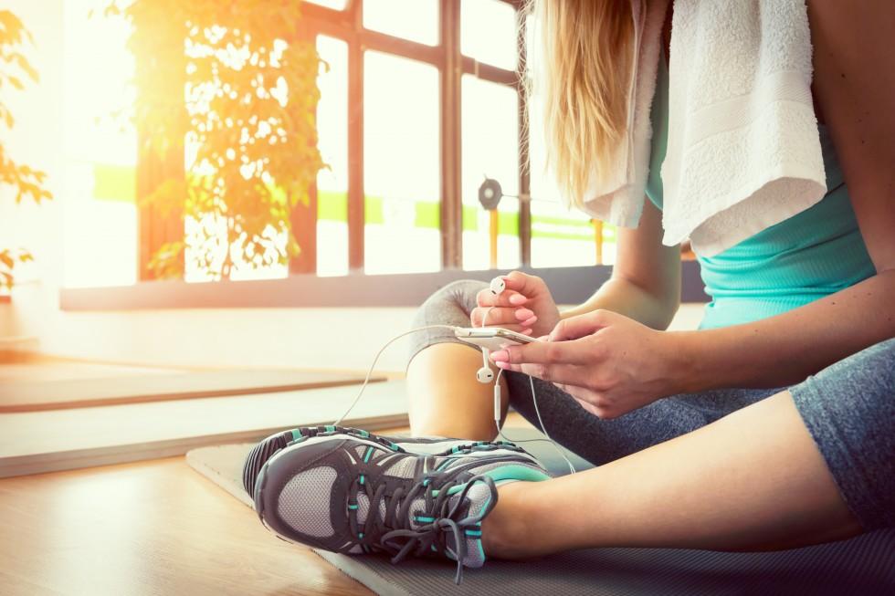 intel's tweet image. New #fitness apps use #zombies, aliens and superheroes to make exercise fun: intel.ly/1YxBF2Y #iQ