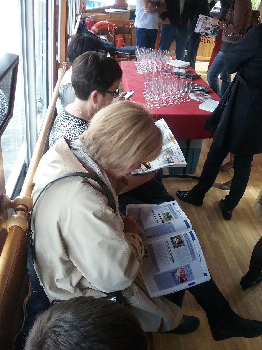 YonneTourisme's tweet photo. Présentation du magazine de l'été dans l'Yonne ! En kiosque le 21 juin. Un beau partenariat avec @lyonne_fr ! https://t.co/ftj5OKXU3E