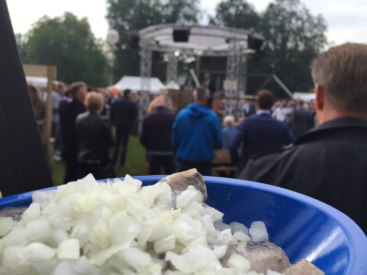 gerardvandam01's tweet photo. @haringpatry #Flevum #netwerk met Aboutaleb https://t.co/k9lF88SpSK