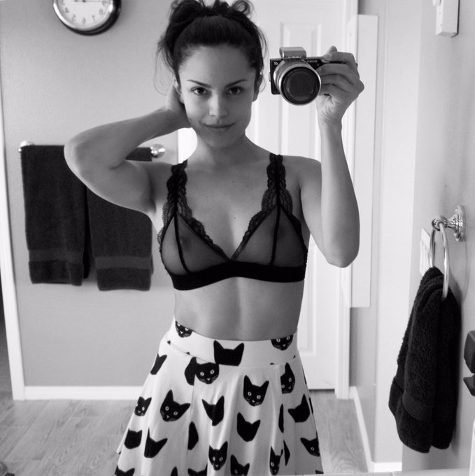 😉 #RaquelPomplun 🙌🏽 #Pomplunation 👏🏽 #FriskyFriday https://t.co/6DpzSyg5PM<a href="/tag/raquelpomplun"class="tags">#RaquelPomplun</a><a href="/tag/pomplunation"class="tags">#Pomplunation</a><a href="/tag/friskyfriday"class="tags">#FriskyFriday</a>