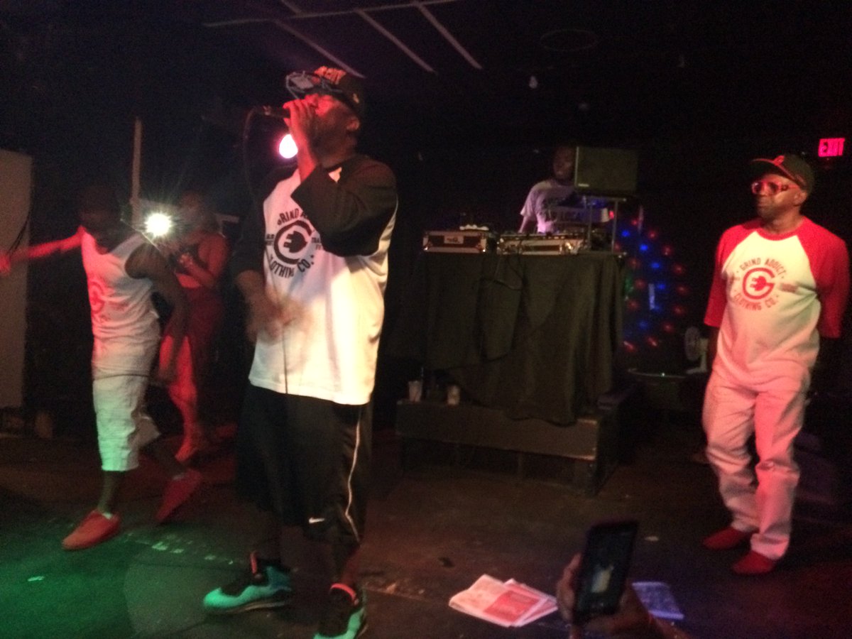 DocDilz's tweet photo. @kingvonzell @thepopperkc
#grindaddict https://t.co/soS7WcARPA