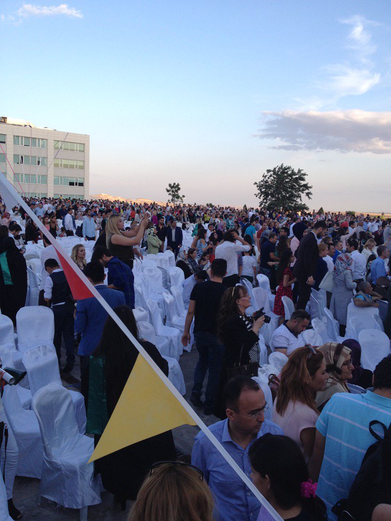 #ZirvedeMezuniyet bir coşku.