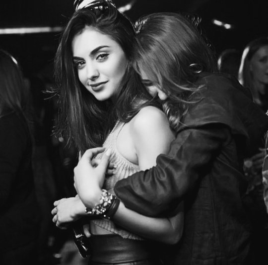 calIief's tweet photo. Always by your side, i love you. 👭💖 https://t.co/efM0vqqHUX