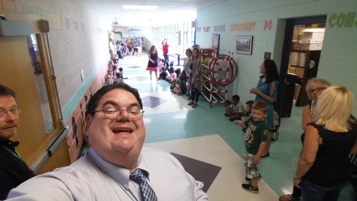 YocumSchool's tweet photo. Wonderful "clapout" send off to our 2nd graders. #clapout #yocumpride https://t.co/kRSOE9ZtEo