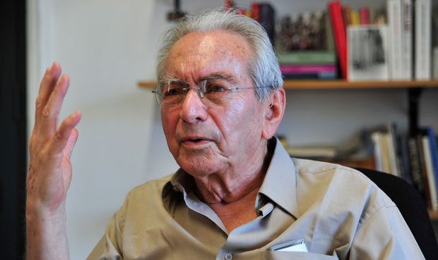 Julio Cotler: "PPK puede terminar siendo un presidente piñata" goo.gl/cp6zDS