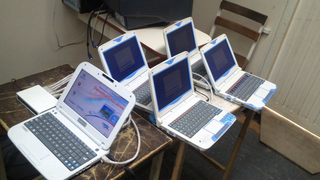 CbitFraganaco's tweet photo. Actualización de laptop canaima estudiantes del UE Diego Jiménez Salazar Buena vista Edo Anzoátegui https://t.co/jwKyhL2qBk
