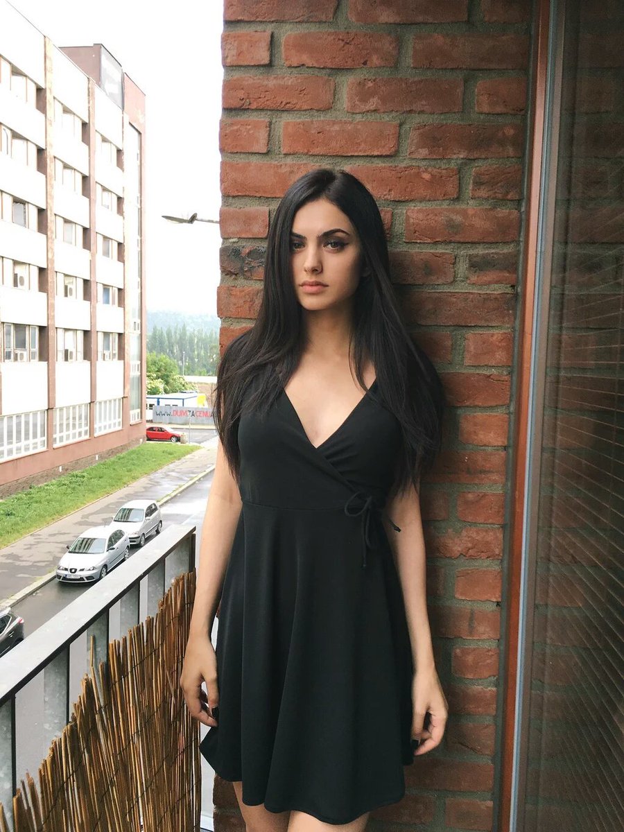 calIief's tweet photo. —You don't know how to love me when you're sober. 🍁 https://t.co/nUfOLYMaGh