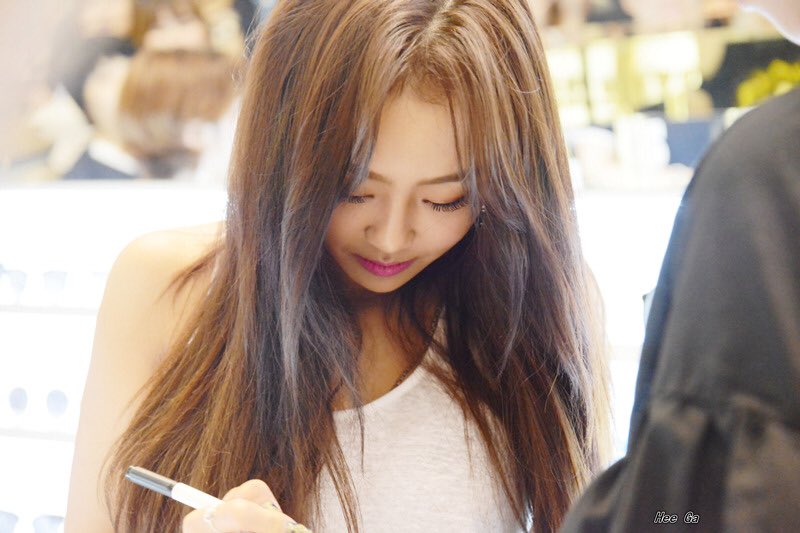 HyolynUpdates's tweet photo. [FANTAKEN] 160617 Hyolyn attending the opening of Vedi Vero (Eyewear) Pop-up Store 
#Hyorin #효린
Cr HEE GA https://t.co/wBn2bwvAfa