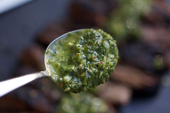 lisagoldfinger's tweet photo. Jazz up whatever you're grilling this weekend with Argentinean Chimichurri sauce! #recipe https://t.co/LDDqBJkb11 https://t.co/Qkq4obOiTv