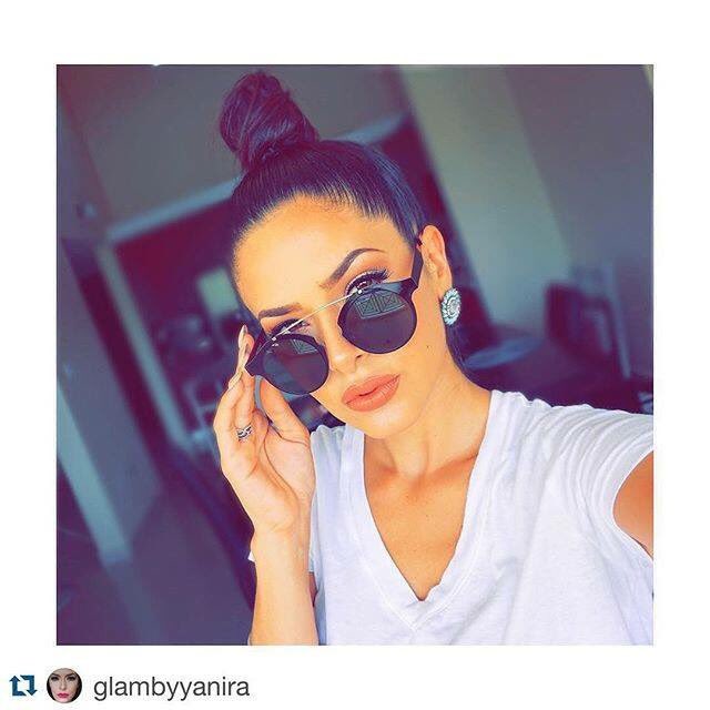 FashionShowDist's tweet photo. VENTA DE CIERRE! Todas las gafas Spitfire en $15. Busca la tuya antes que se terminen. Abrimos hasta las 6. https://t.co/mWHR2J48ws