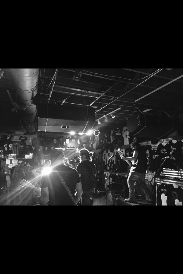 We love you Nashville! #kisskissbang