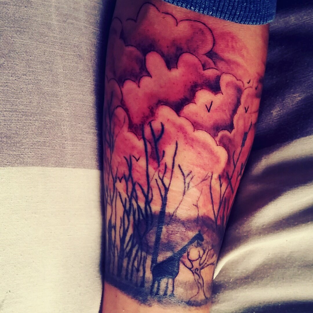 RuscoeDeclan's tweet photo. Got some more of my tattoo done today #dayandnight #inked #tattoolife #inlove https://t.co/yipSwN8zMq