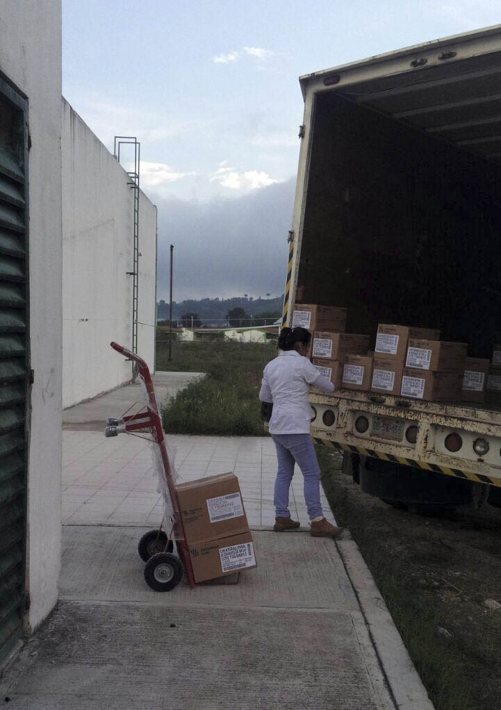 SSaludChiapas's tweet photo. #AbastoDeMedicamentos Siguiendo instrucciones de Gob. @VelascoM_ atendemos #HBC de Teopisca @pacoortegar @SSalud_mx https://t.co/HVq8VzAj8s
