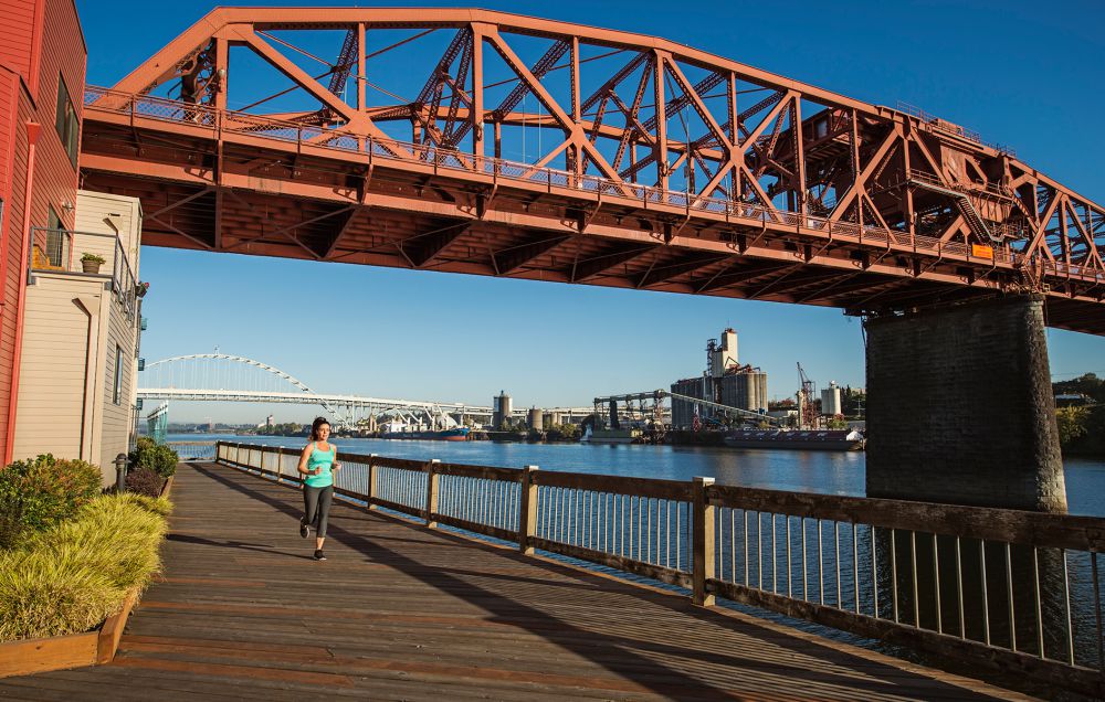 runnersworld's tweet image. The Willamette River Greenway Trail in Portland, Oregon is a runner's paradise: spr.ly/6019BtUjX