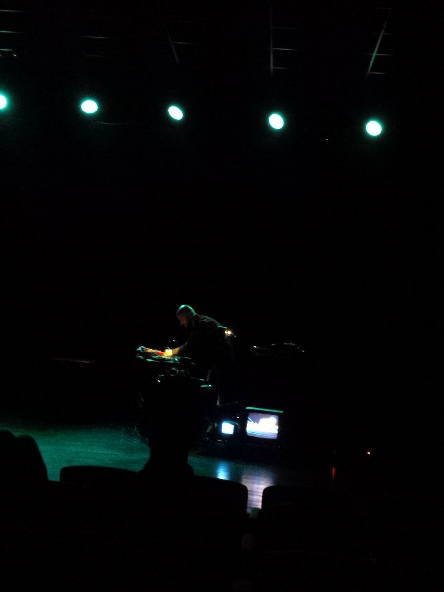 alolise's tweet photo. @bololipsum nous envois du lourd \o/ #cconcert https://t.co/YatIg3T1lj