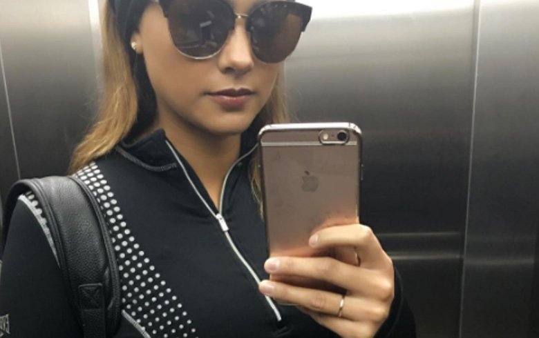 alfombraroja_13's tweet photo. Camila Recabarren aclaró foto con anillo de compromiso https://t.co/SUr6taYAIo https://t.co/zpeiwdeoBB