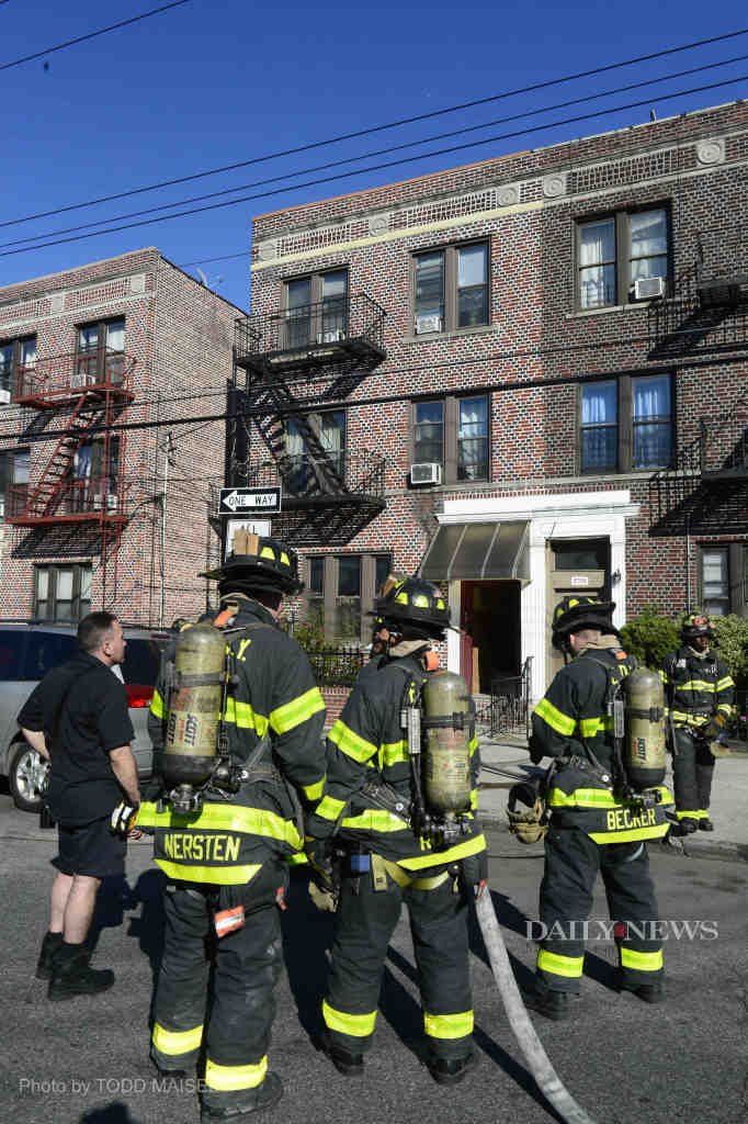 ToddMaisel's tweet photo. @FDNY Bill McNally, off-duty marshal w/ #jointterrorismtaskforce, burns stopping Flatlands fire, hero @NYDailyNews https://t.co/KSnLG4hsaf