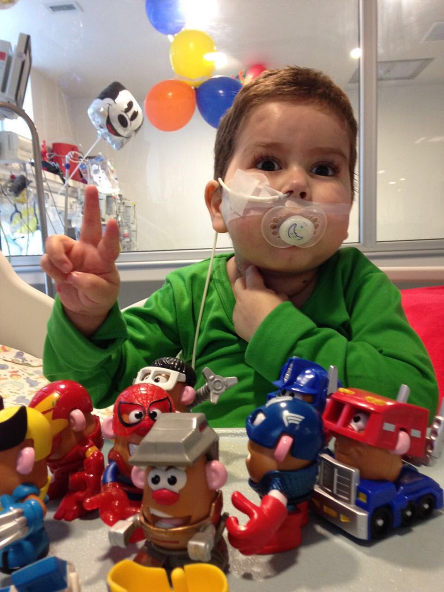 papisxleon's tweet photo. Aneley y León, de 1 y 4 años,ambos fallecieron esperando un donante que nunca llego,más de 1.000 esperan,se donante. https://t.co/bxH5ScSrsR