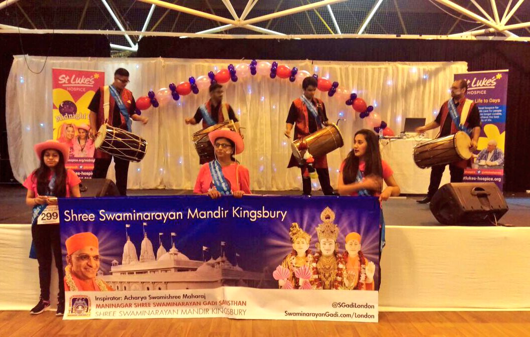 SGadiLondon's tweet photo. #ShreeMuktajeevanSwamibapa #DholAcademy rocking @SLHmidnightwalk - Team #KingsburyMandir #HarrowStepsUp #Dhol beats https://t.co/Vpt9lQERk0