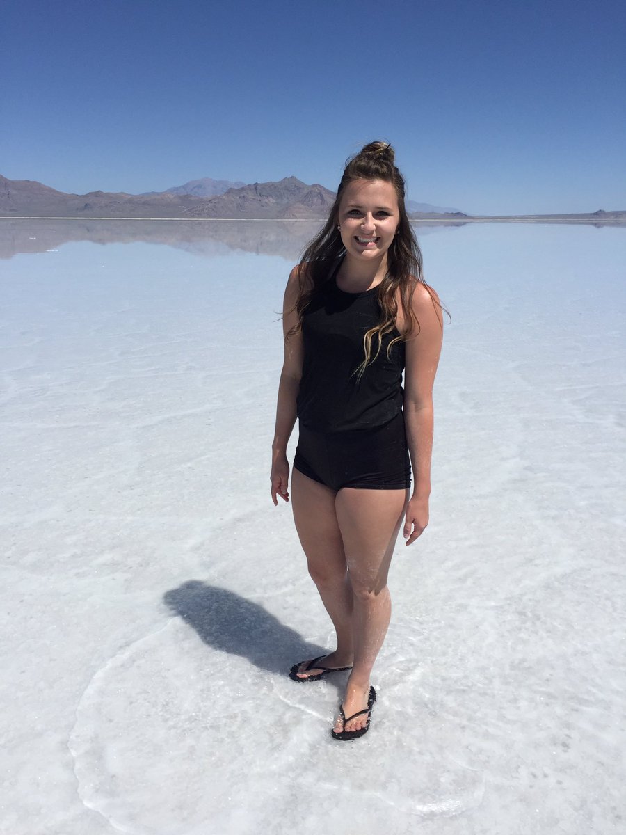 kammyjune17's tweet photo. I had so much fun with this girl today! #bonnevillesaltflats #actionshots #davebrewer #chhsdrill #azurettes https://t.co/NyAO5kivb0