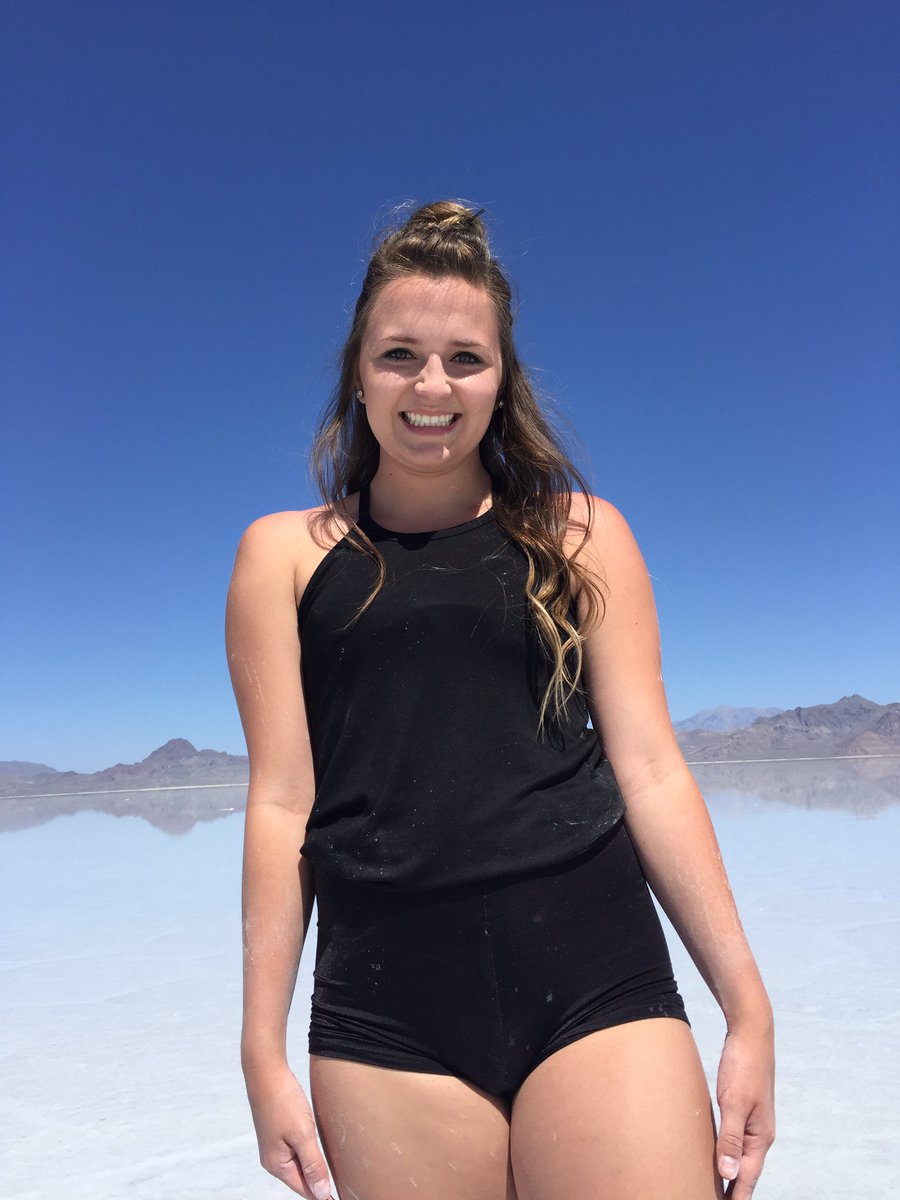 kammyjune17's tweet photo. I had so much fun with this girl today! #bonnevillesaltflats #actionshots #davebrewer #chhsdrill #azurettes https://t.co/NyAO5kivb0