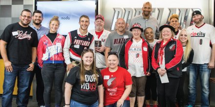 Moda_Health's tweet photo. #Blazerfans live the Ultimate Fan Experience! Itβs a #modamoment they wonβt soon forget. https://t.co/EW9KHVu0CY https://t.co/Q5wejuKpN7