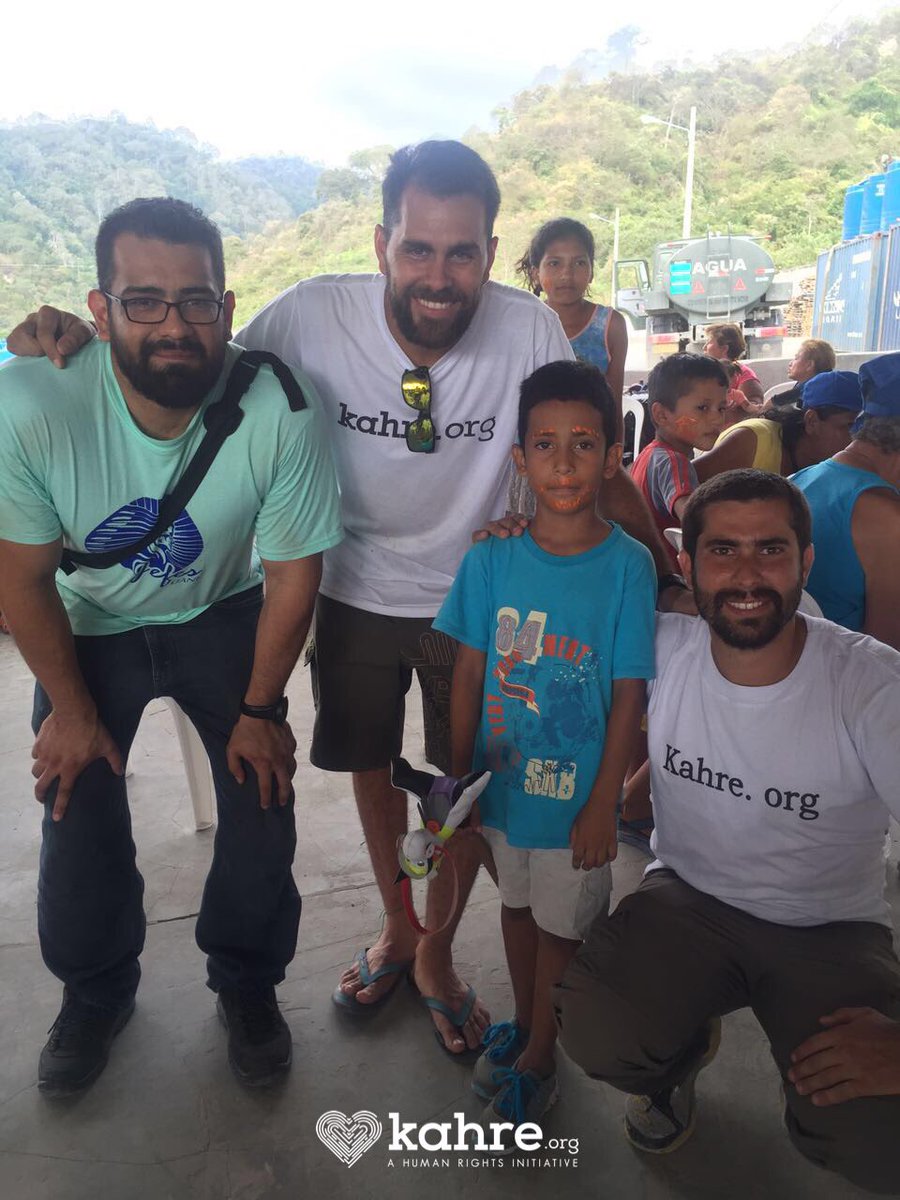 KAHRE_ORG's tweet photo. Junto a FFAA y MIES, celebramos el #DíaDelPadre en el Albergue San Vicente. #JuntosPodemos https://t.co/mArTkfsjTU