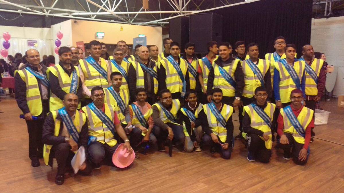 SGadiLondon's tweet photo. 80 walkers & 40 marshals from #KingsburyMandir participating in @SLHmidnightwalk #HarrowStepsUp #SwaminarayanGadi https://t.co/yKGil4xNJ2