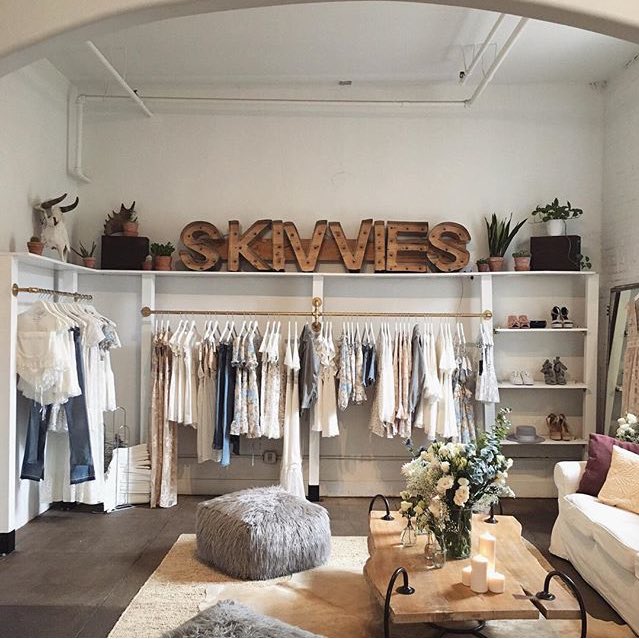 LethModernchic's tweet photo. #beautiful #space #organized and all things #visible #yql #createyourspace #personalize #custom #home #living https://t.co/8KaPX4JpHx