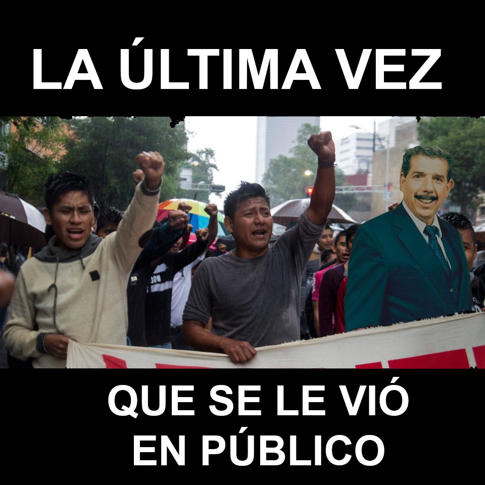 mmontescastro's tweet photo. #UnAplauso para el #ProfesorJirafales visto en una marcha a CDMX y no para ver #RogerWatersZocaloCDMX https://t.co/hM3JMt52VS